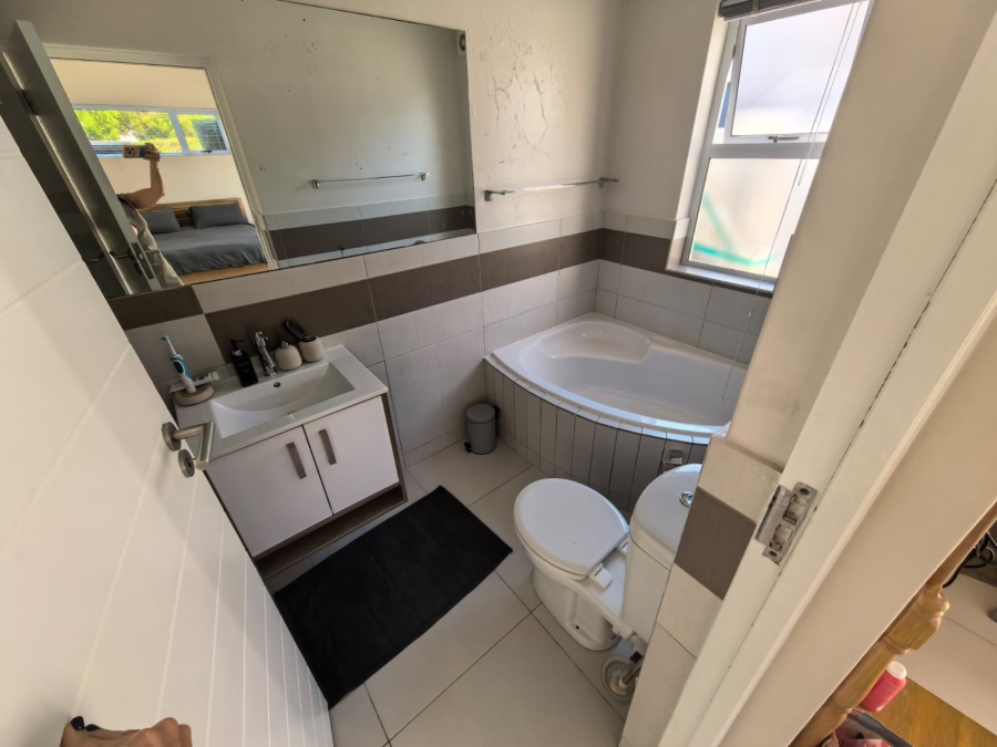 To Let 3 Bedroom Property for Rent in Schonenberg Western Cape